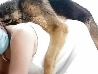Curvy woman feels dog's cock in her wet cunt for full pleasure